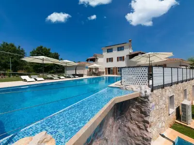 Villa für 14 Personen (750 m²) in Brtonigla 3/10