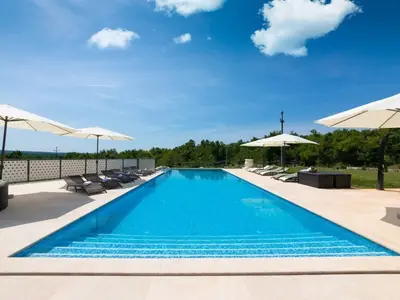 Villa für 14 Personen (750 m²) in Brtonigla 4/10