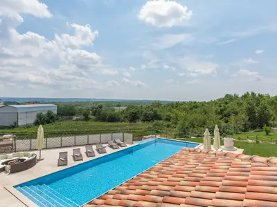 Villa für 14 Personen (750 m²) in Brtonigla 9/10