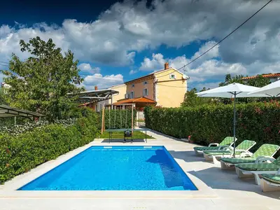 Villa für 8 Personen (141 m²) in Bubani 2/10
