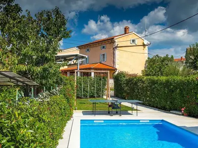 Villa für 8 Personen (141 m²) in Bubani 3/10