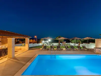 PoolOfHouse