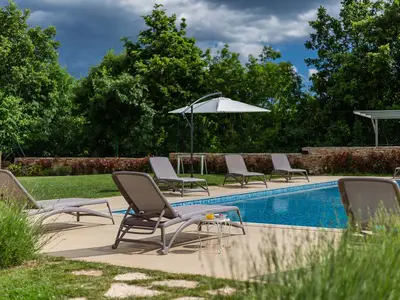 Villa für 10 Personen (420 m²) in Butkovići 2/10
