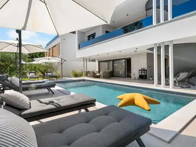 Villa für 6 Personen (202 m²) in Bužinija 8/10
