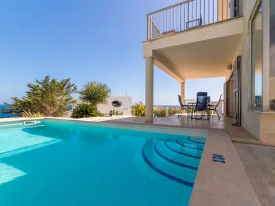 PoolOfHouse