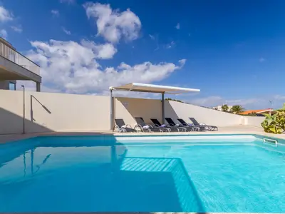 PoolOfHouse