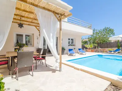 PoolOfHouse