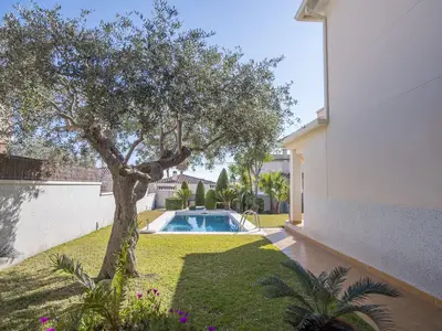 PoolOfHouse