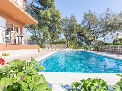 PoolOfHouse