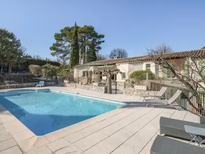 PoolOfHouse