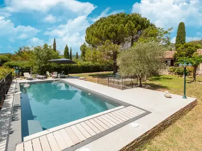PoolOfHouse