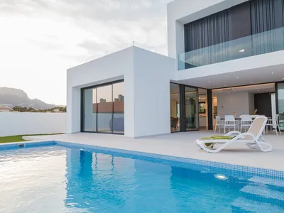 PoolOfHouse