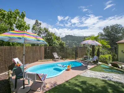 Privater Pool und Garten