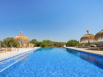 PoolOfHouse