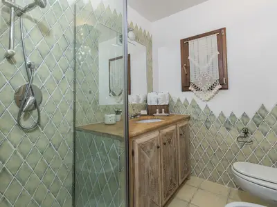 Zweites Badezimmer