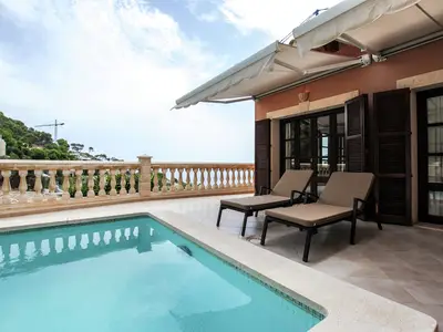 PoolOfHouse