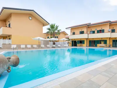 PoolOfHouse