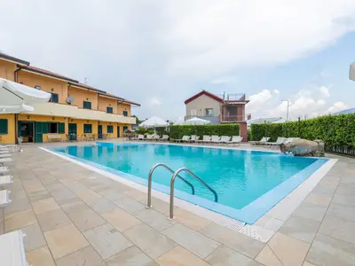 PoolOfHouse