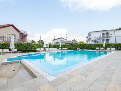 PoolOfHouse