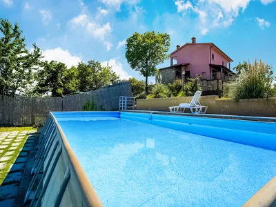 PoolOfHouse