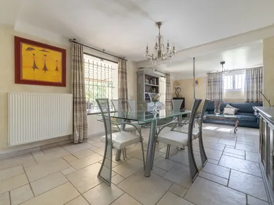 DiningRoom