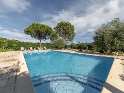 PoolOfHouse