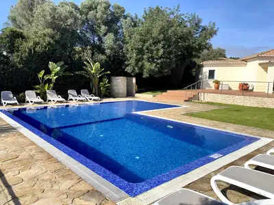 PoolOfHouse
