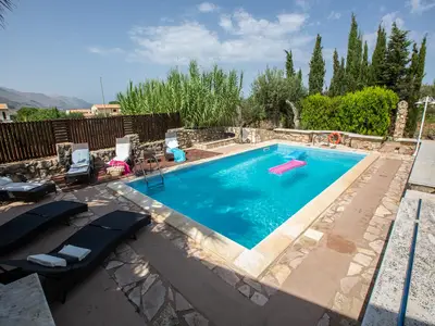PoolOfHouse