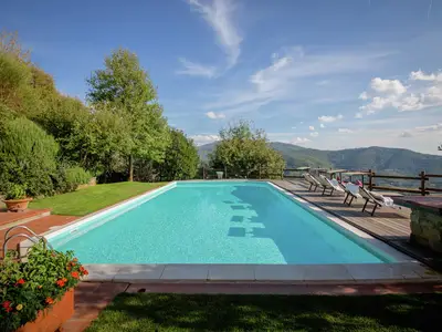 PoolOfHouse