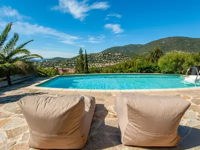 PoolOfHouse
