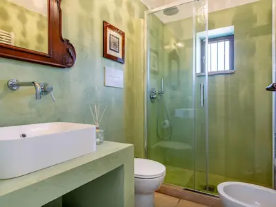 Zweites Badezimmer