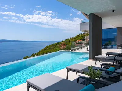 Entdecken Sie die exquisite Villa Angelus, ein brandneues Refugium, das Luxus und Raffinesse verkörpert