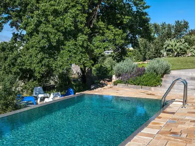 PoolOfHouse
