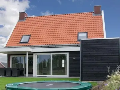 Außenseite Ferienhaus [Sommer]