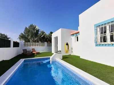 PoolOfHouse