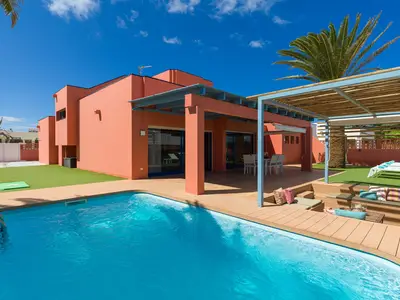 PoolOfHouse