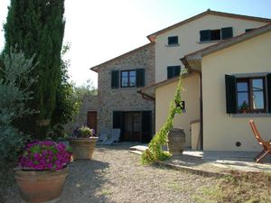 19351491-Villa-8-Cortona-300x225-1