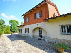 19351527-Villa-10-Cortona-300x225-4