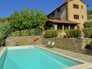 19351550-Villa-9-Cortona-300x225-1