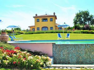 23292483-Villa-8-Cortona-300x225-0