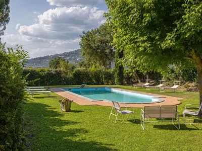 PoolOfHouse
