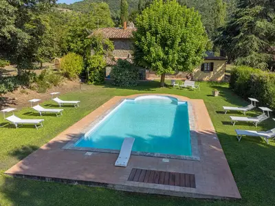 PoolOfHouse