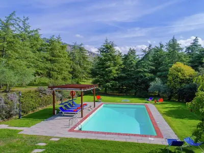 PoolOfHouse