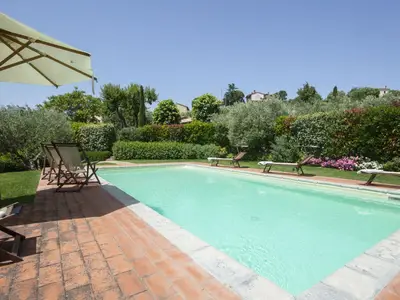 PoolOfHouse