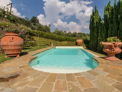 PoolOfHouse