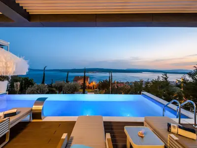 Villa für 8 Personen (302 m²) in Crikvenica 1/10