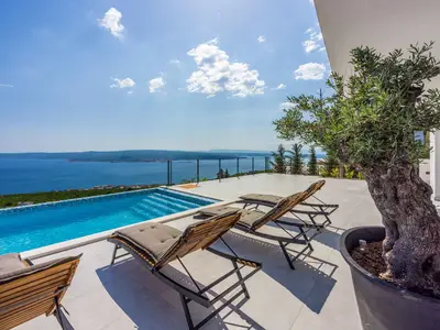 Villa für 6 Personen (190 m²) in Crikvenica 1/10