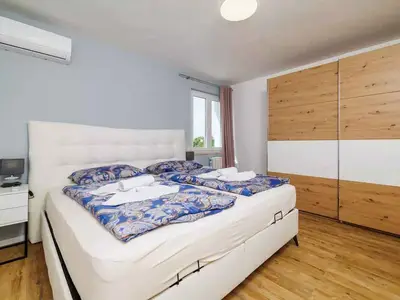 Villa für 8 Personen (180 m²) in Crikvenica 1/10