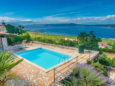 PoolOfHouse