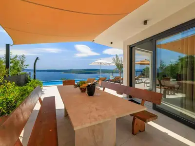 Villa für 6 Personen (190 m²) in Crikvenica 2/10
